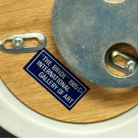 THE BRIDE 1985 International Gallery of Art Figurine Music Box w Girl Behind Her - Picture 10 of 13